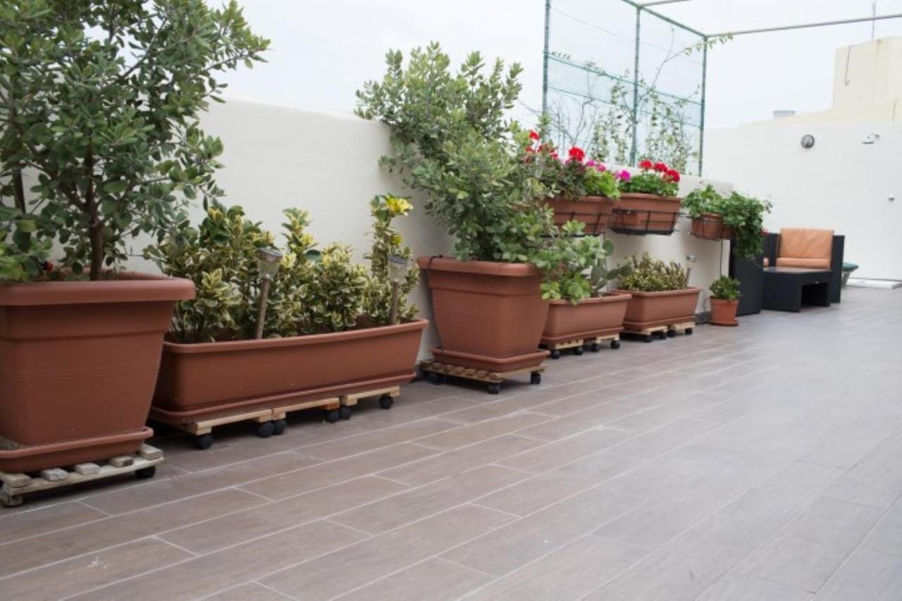Lovely Penthouse With Private Sun Terrace Ta Xbiex Luaran gambar